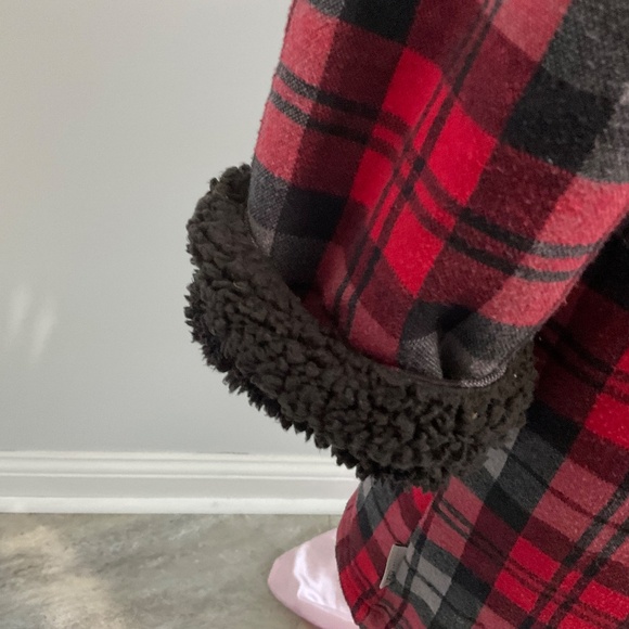 UGG robe,red plaid. Large - Picture 3 of 8